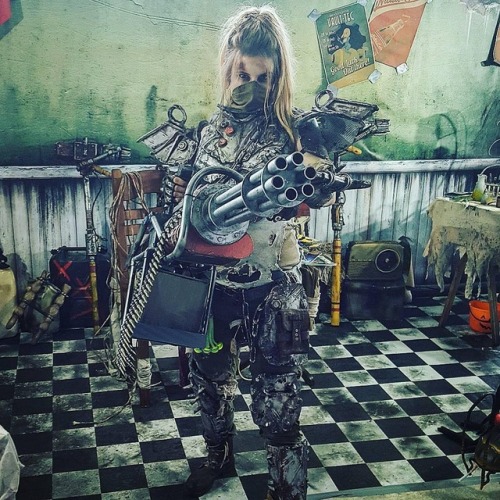 postapocalyptic-world - Meet sexy @g_lulu_from_raptobot#raiders...