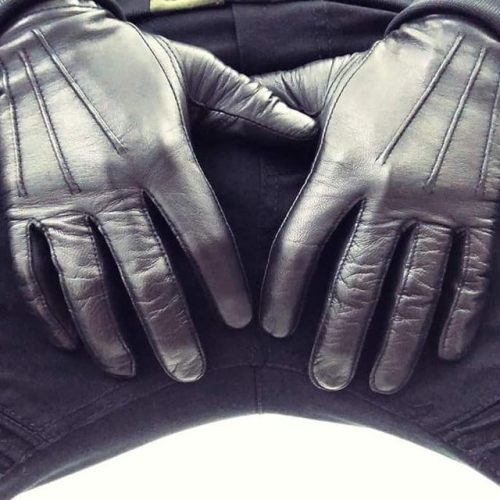 Morning me @digotunnel#leather #biker #leatherjacket...