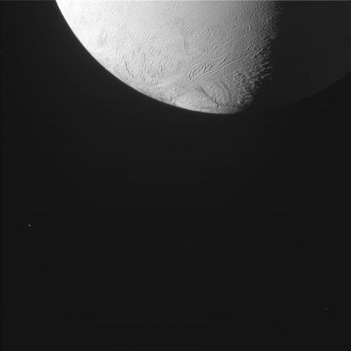 explorationimages - Cassini - Photos of Saturn’s ocean moon...