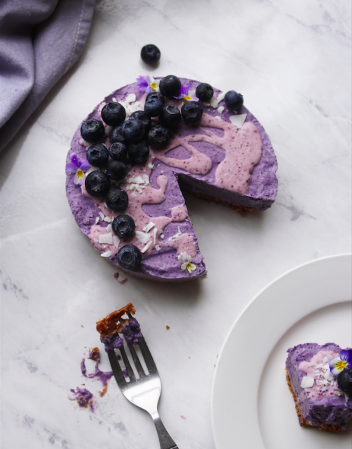 veganzoejessica:Raw blueberry cheesecake :) recipe will be...