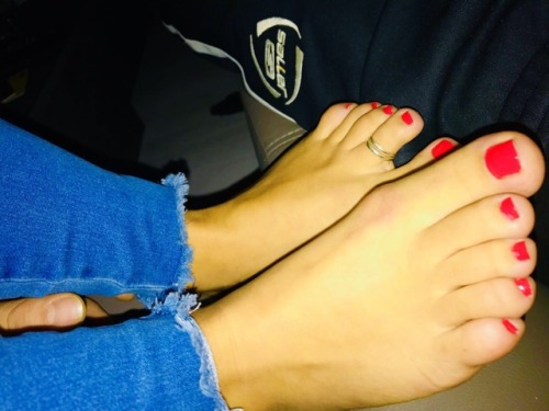footfetishlifestyle1 - Jeans and feet 