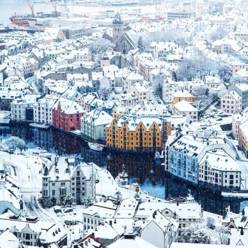 earthunboxed - Alesund, Norway | by Johan Kistrand