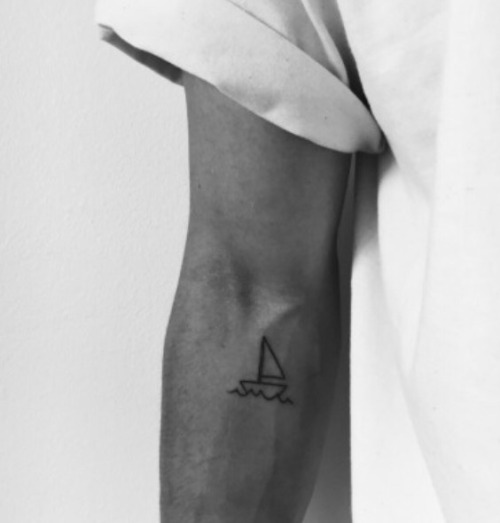 small-tattoos-4-you:@markusgradin submissionLove this...