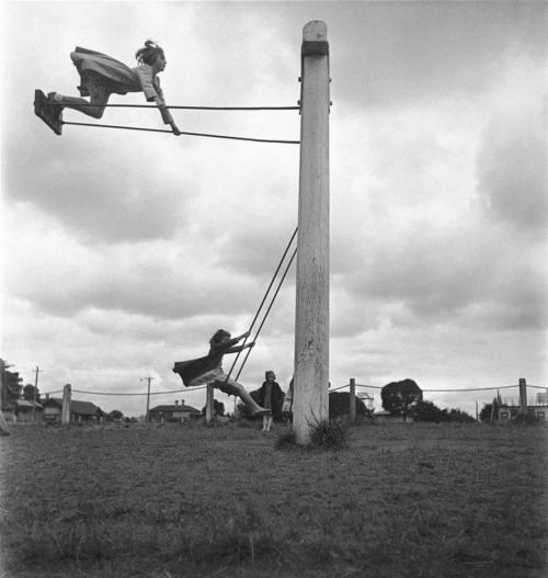last-picture-show - Max Dupain, Girls on a Swing, 1951