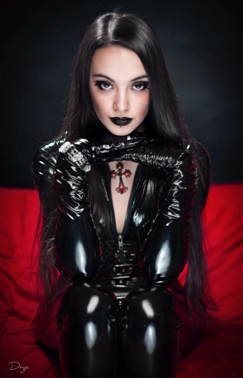 monstressraven - Saturday night mood…what delicious perverse evil...