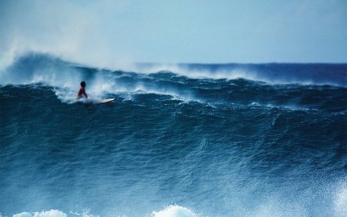 spanishguyinghent - Solo surfer at Pipeline, Oahu, Hawaii,...
