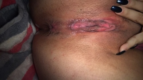 isanew782:Loose sloppy cunt. Reblog if you’d use my pussy