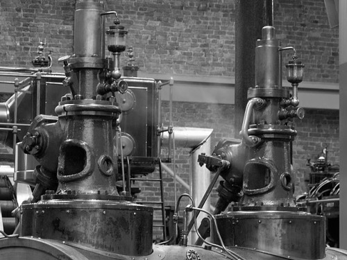 (via steamengine-blog)Inlet steam valves on a large horizontal...