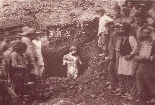 narziss62-blog - Rediscovery of Antinous, Delphi 1893.