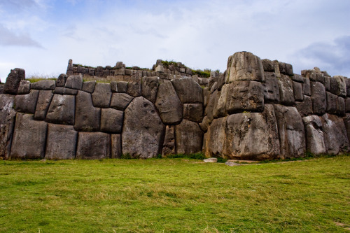 terrestrial-noesis:Sacsayhuamán, Peru.For 300 years the Inca...