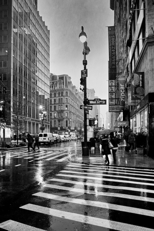 cosyrainydays - black-and-white - NYC (by Sunset Noir)