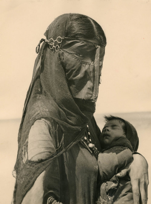 semioticapocalypse - Bedouin mother. Ilo Battigeli,...